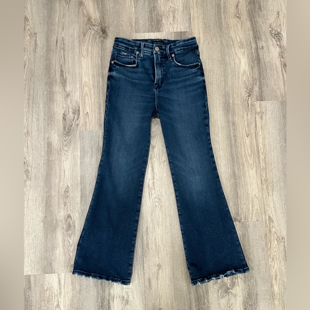 🔥 GOOD AMERICAN SOFT TECH GOOD LEGS CROP MINI BOOT JEANS – SIZE 2 🔥 - Picture 7 of 10
